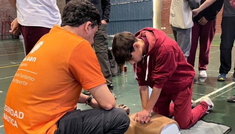 IRONMAN en San Juan: capacitan a voluntarios en RCP y primeros auxilios