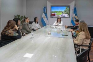 Chimbas firmó convenios con una universidad para capacitar a municipales y abrir oportunidades a estudiantes
