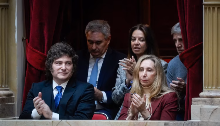 El embate opositor por la Ley de Tierras complica a un Gobierno fragmentado y con los Milei fuera del país
