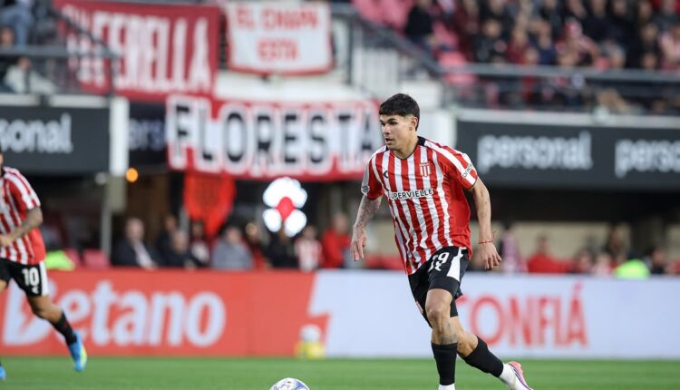 Noche soñada en La Plata: el sanjuanino Fabricio Pérez entró, metió un doblete y lideró la goleada de Estudiantes sobre Gimnasia de Mendoza