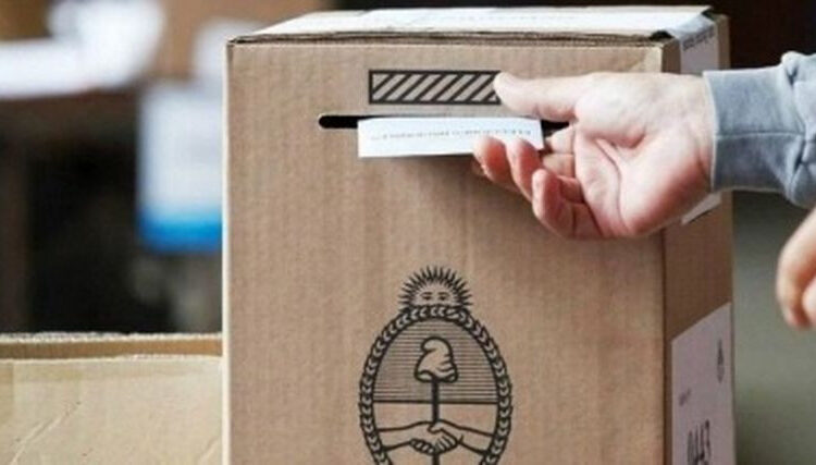 Fin a las PASO en San Juan: el oficialismo pule una reforma para habilitar internas solo con competencia y voto optativo