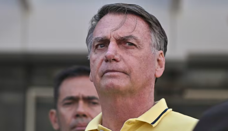 A tres días de las elecciones en Brasil, Jair Bolsonaro pidió la anulación de su condena a 27 años de cárcel por golpismo