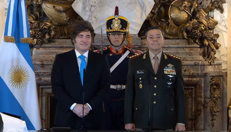En plena tensión por Malvinas, el Gobierno dispuso comprar bajo secreto militar nuevo equipamiento para las FFAA