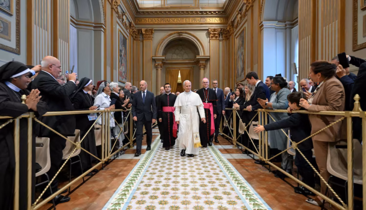 El papa León XIV será hospitalizado este martes para someterse a la cirugía de un nódulo pulmonar