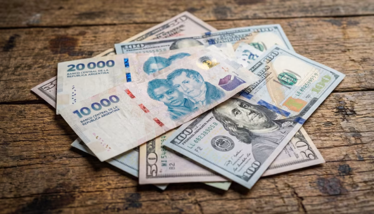 A cuánto llegarán el dólar y la inflación a fin de año, según los principales analistas del país