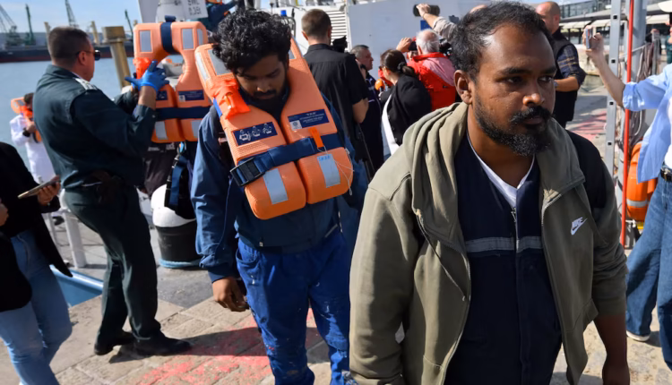 Dos buques mercantes sufrieron ataques en las costas de Bulgaria en el mar Negro: uno se hundió y buscan a la tripulación