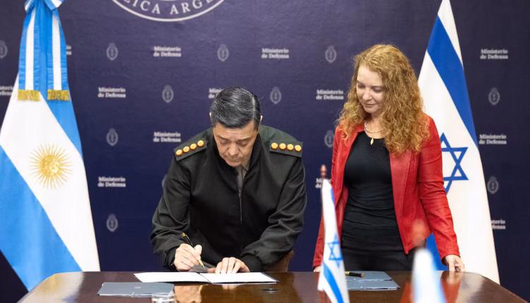Argentina e Israel firmaron un memorándum de cooperación en defensa: qué implica y qué armamento podría incorporar el país