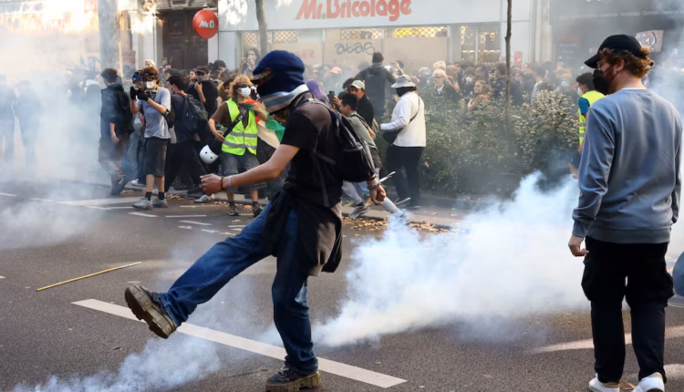 Nuevos disturbios en Francia por las protestas estudiantiles: violentos choques con la Policía en París y Estrasburgo
