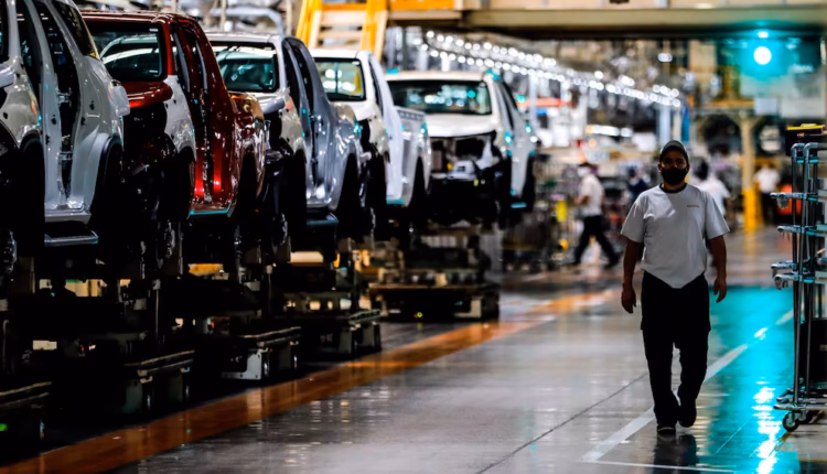 La industria sigue sin repuntar: volvió a caer en septiembre y acumula nueve meses con un balance negativo