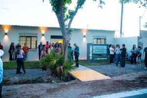Miodowsky cumple con el Barrio Frondizi y deja renovada a nuevo su Unión Vecinal