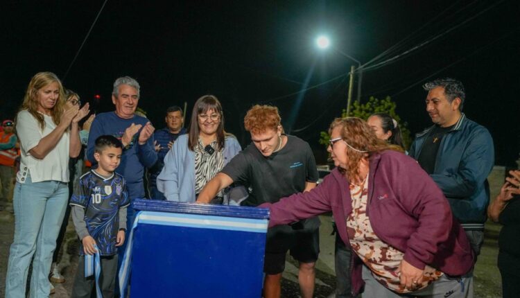 Loteo Nazareno: Daniela Rodríguez inauguró luminaria LED y anunció la construcción de una plaza para los niños del barrio