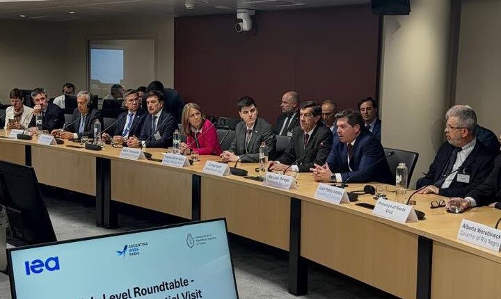 San Juan busca consolidar inversiones por más de US$ 35.000 millones ante empresarios en París