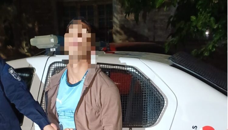 Violento asalto en Pocito: dos delincuentes armados con un cuchillo tiraron a una mujer de la bicicleta y detuvieron a un conocido malviviente