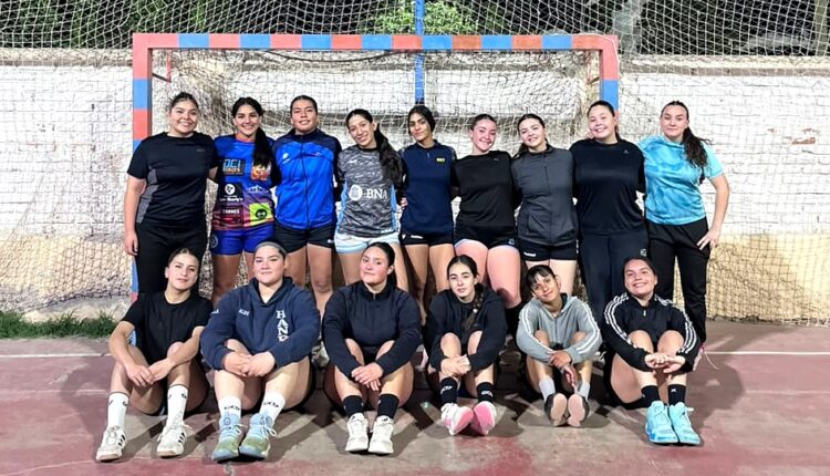 El handball femenino sanjuanino se prepara con ilusión y trabaja con la mira en los Juegos Binacionales