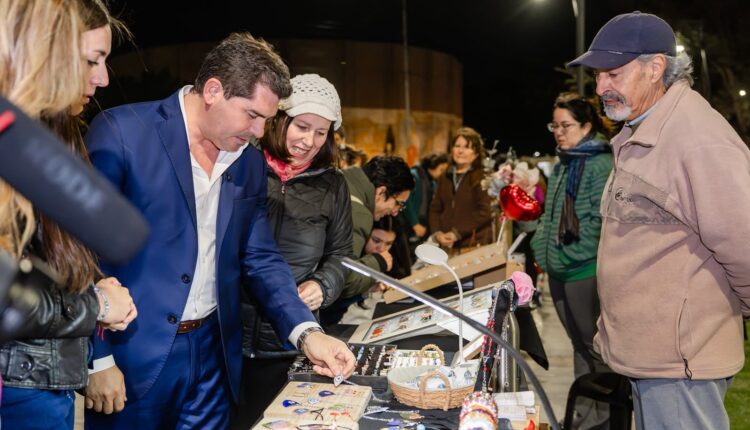 Orrego recorrió la Expo Mamá, con más de 150 artesanos y emprendedores sanjuaninos