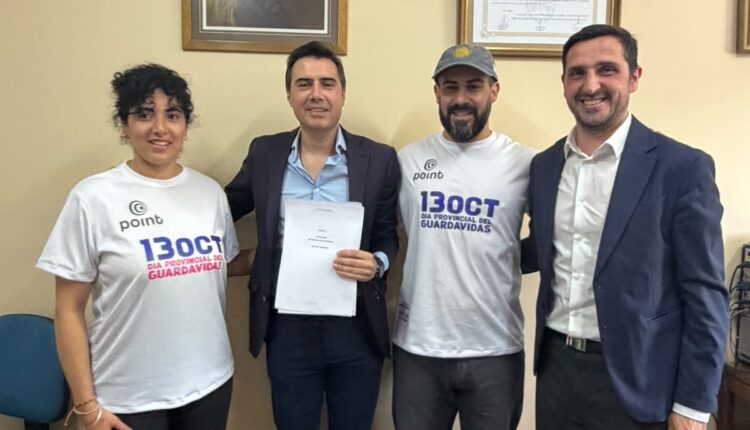 Luis Rueda recibió a impulsores del proyecto para instituir el Día Provincial del Guardavidas