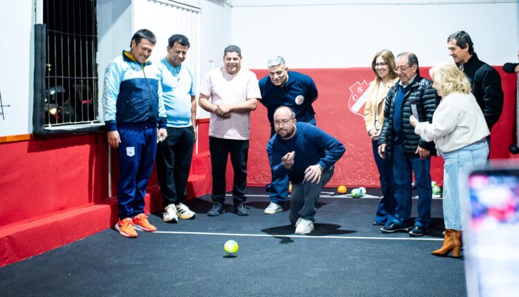 Sergio Miodowsky inauguró la nueva cancha de bochas del Club Sanjuanino Junior con fondos municipales
