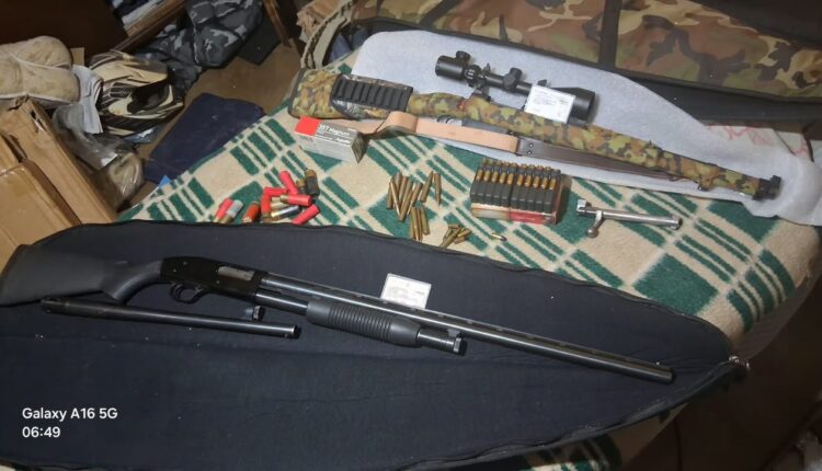Rawson: hirieron de un disparo a un nene en una pelea y la Policía halló un arsenal de armas