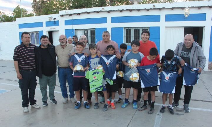 Deporte entregó elementos deportivos a tres clubes del departamento San Martín