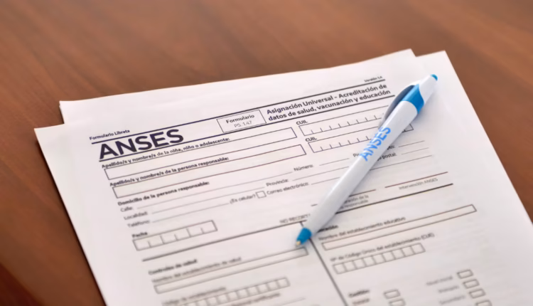 ANSES cambia la forma de acreditar la escolaridad: quiénes deberán seguir presentando la Libreta AUH en noviembre
