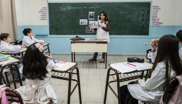 Estabilidad laboral en puerta: cerca de 2.500 docentes podrán iniciar el trámite para titularizar cargos y horas cátedra en San Juan