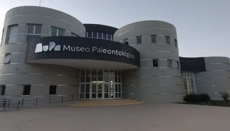 Orrego adelantó que el Museo Paleontológico podría abrir sus puertas a mediados de diciembre
