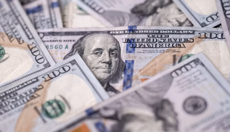 El dólar se mantuvo estable en septiembre, pero el riesgo país volvió a superar los 600 puntos y las acciones cayeron con fuerza