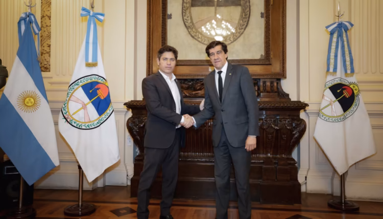 En medio de la interna peronista, Axel Kicillof avanzó con su armado federal y se mostró con un gobernador radical