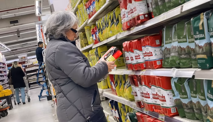 La inflación de octubre cierra en torno al 2% impulsada por la suba de los alimentos y los combustibles