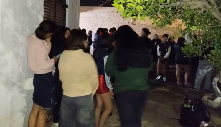 Caucete: simuló el cumpleaños de su hija para tapar una fiesta clandestina con 30 menores y venta de alcohol