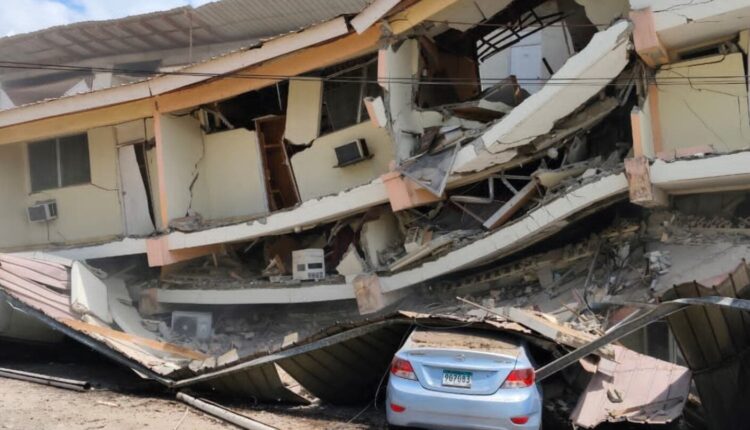 Fuerte terremoto de magnitud 7.6 sacude Panamá y provoca evacuaciones preventivas de edificios
