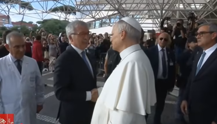 El cirujano del papa León XIV aseguró que puede el Pontífice puede viajar