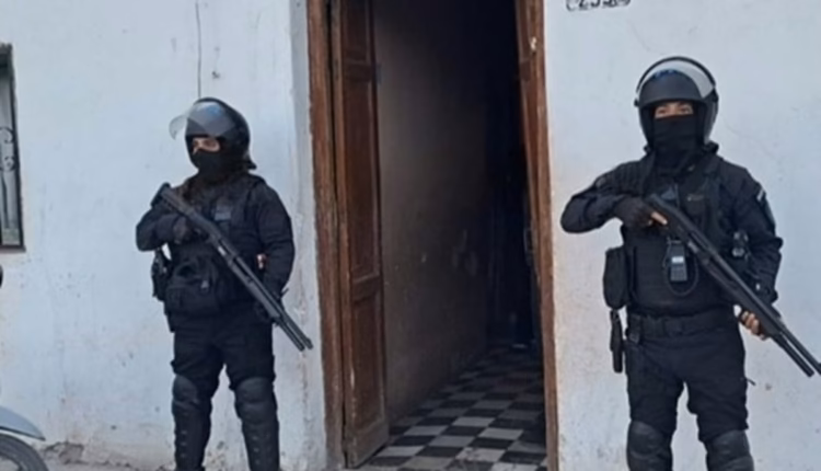 Golpe al narcomenudeo en Concepción: la Policía Federal secuestró más de 100 dosis de cocaína y detuvo a una pareja