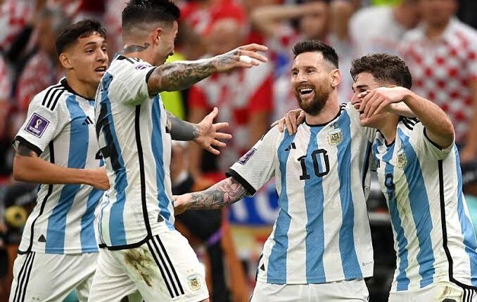 Argentina cerrará el 2026 con Uruguay y Costa Rica: las fechas, las sedes y las bajas que preocupan a Scaloni