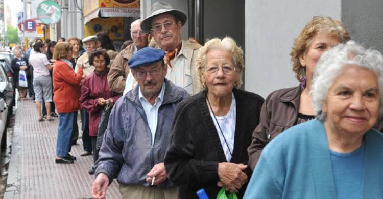 Cayeron 43% las nuevas jubilaciones en Argentina: el fin de las moratorias y las dificultades para completar los aportes