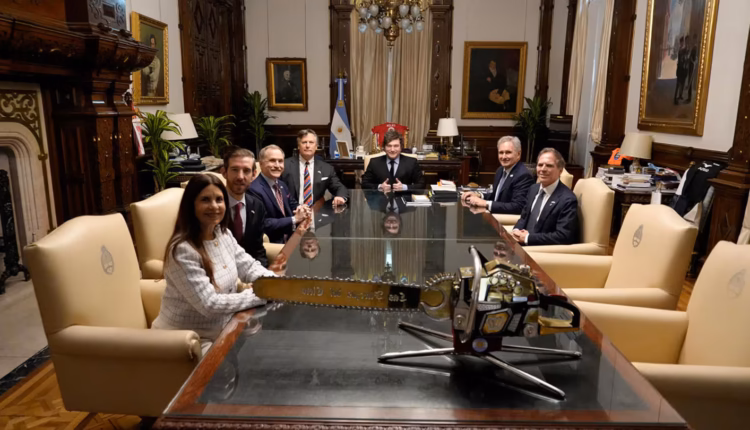 Milei se reunió con un alto funcionario de la diplomacia de EE.UU. en medio de la tensión con Gran Bretaña por la causa Malvinas