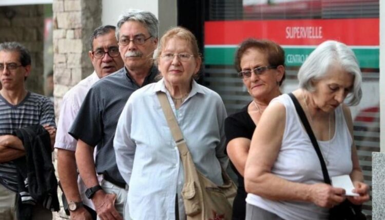 El Gobierno aumentó las jubilaciones y asignaciones: de cuánto será la mínima en noviembre