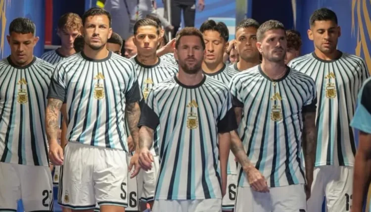 El emotivo regalo de los jugadores de la Selección Argentina para Lionel Messi en su despedida