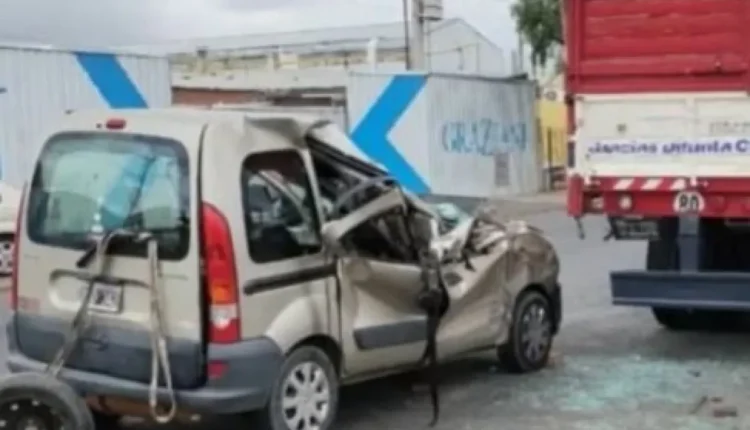 Una camioneta chocó contra un camión estacionado y tres personas terminaron hospitalizadas
