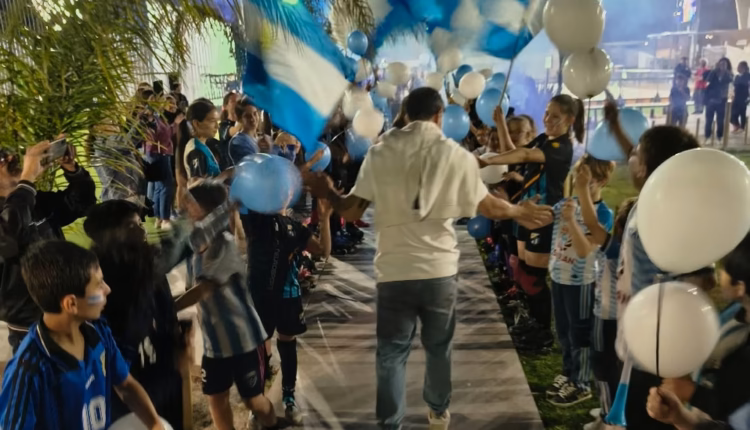 Pasión y sentido de pertenencia: la emotiva bienvenida que Atlético Argentino le regaló a Lucas Ordóñez