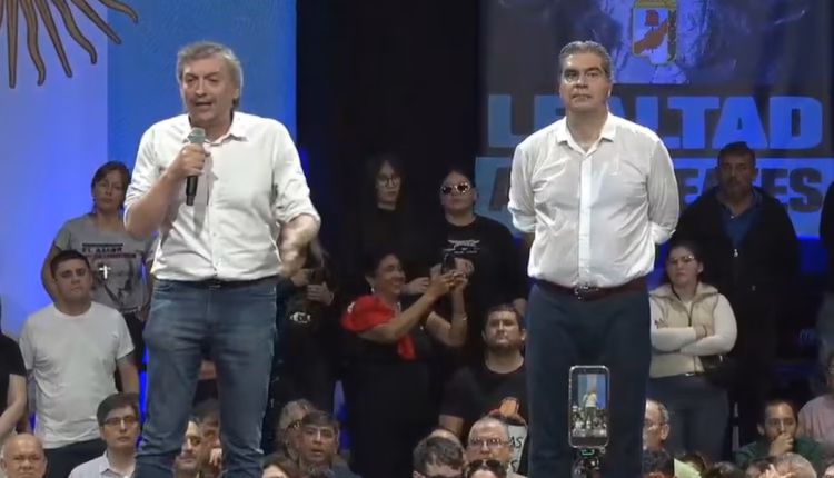 Máximo Kircnher encabezó el acto por el Día de la Lealtad