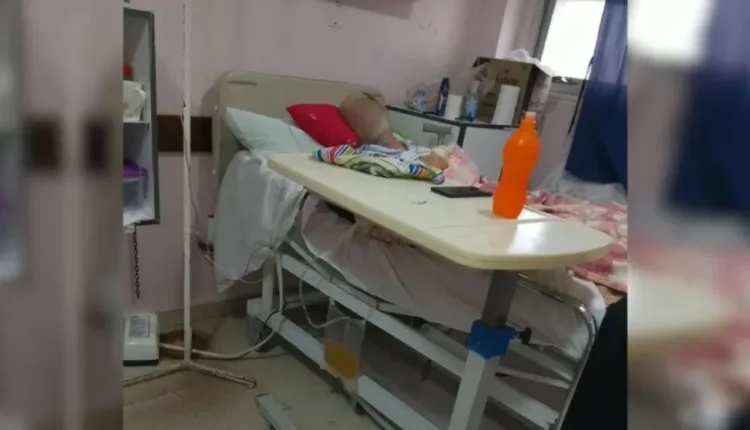 Sigue estable el anciano abandonado hace cuatro meses en una clínica de Capital, pero la Justicia no define su situación