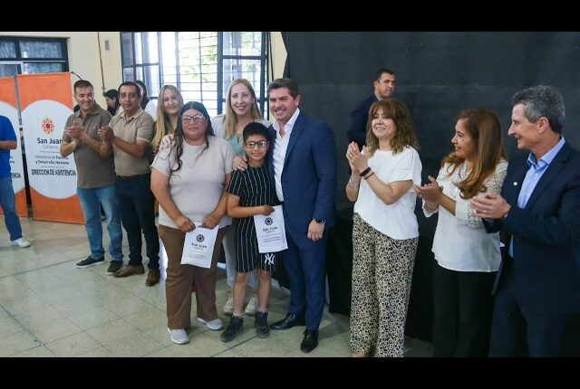 Pocito: el gobernador otorgó cerca de 400 anteojos
