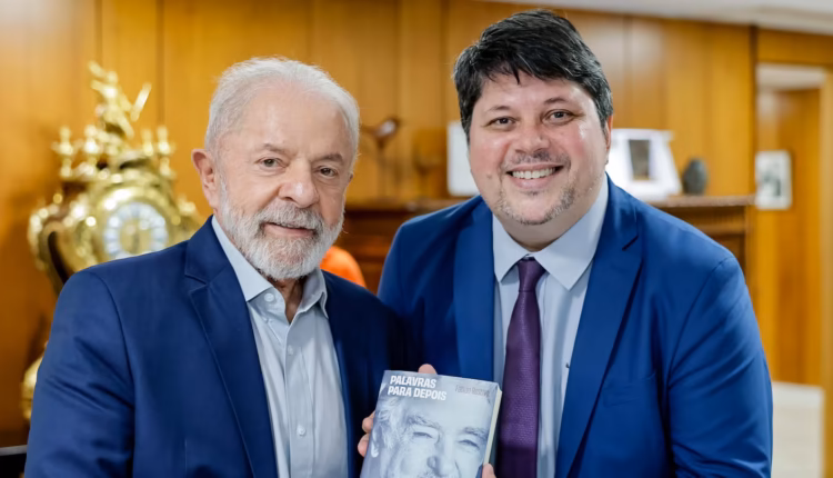 “Es un trofeo para mí”: la reacción del periodista brasileño que insultó a Milei y fue expulsado de la Argentina