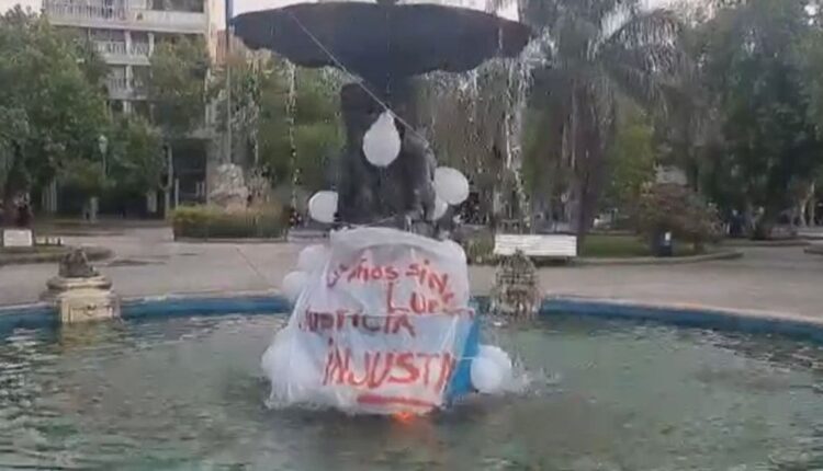 Tensión en la Plaza 25 de Mayo: amigas de Lucía Rubiño denunciaron amenazas policiales durante un homenaje
