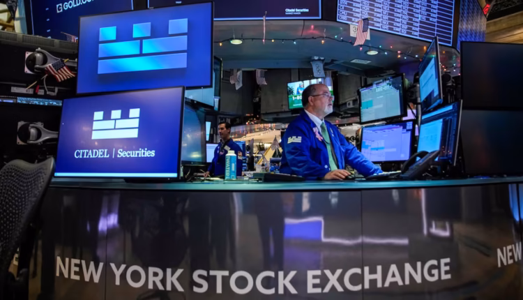 El riesgo país vuelve a superar los 630 puntos, mientras las acciones argentinas bajan hasta 6% en Wall Street